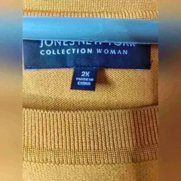 2 piece Jones New York Collection women. Mustard in color. - Picture 3 of 7